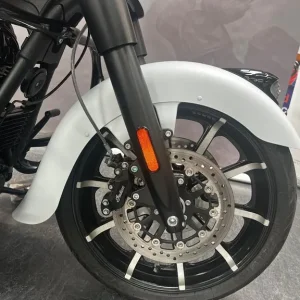 Indian CHIEFTAIN 2024 Darkhorse 116 1890cc Ghost White 2300 miles - Image 7