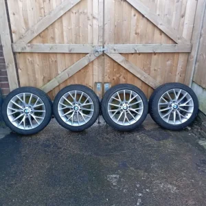 Set of 4 BMW 17-inch alloy wheels and tyres