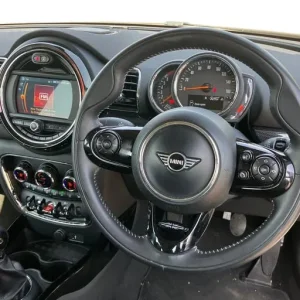 2019 MINI Clubman 1.5 Cooper Exclusive 6dr Estate PETROL Manual - Image 3