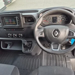Renault Trucks Master CURTAINSIDES 4.4m 2.3 dCi 145ps Comfort - Image 3
