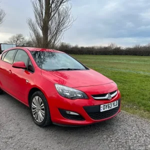 Vauxhall Astra 1.7 CDTI 5-door hatchback 2013 - Image 2