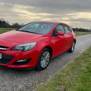 Vauxhall Astra 1.7 CDTI 5-door hatchback 2013 - Image 3