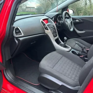 Vauxhall Astra 1.7 CDTI 5-door hatchback 2013 - Image 8