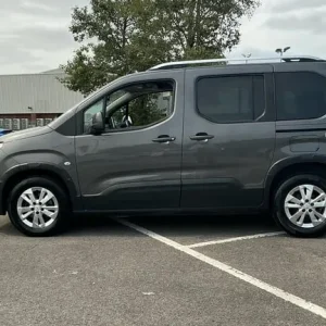 2021 Peugeot Rifter 1.5 BlueHDi Allure Standard MPV Diesel Manual - Image 6