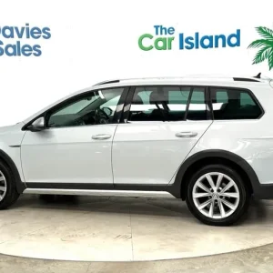 2017 Volkswagen Golf Alltrack Estate 2.0 TDI DSG - Image 6