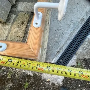 Pine corner handrail - Image 5