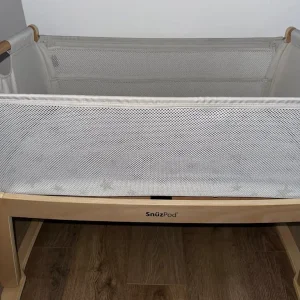Snuz Pod Studio Bedside Crib - Natural Wood - Image 2