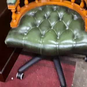 GREEN LEATHER CAPTAINS CHAIR - Image 4