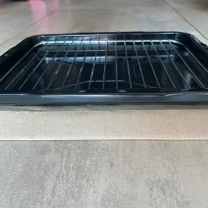 World Electric Grill Pan and Trivet - Image 2