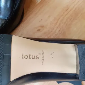Black Leather Shoes Size 4 1/2 - Image 2