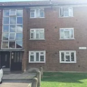 2 Bedroom Ground Floor Flat - Image 3