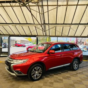 2018 Mitsubishi Outlander 2.3 Diesel 4WD SUV - Image 3