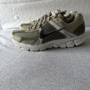 Nike Vemero 5 uk8 - Image 2