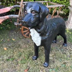 Resin Labrador Dog Garden Ornament - Image 2