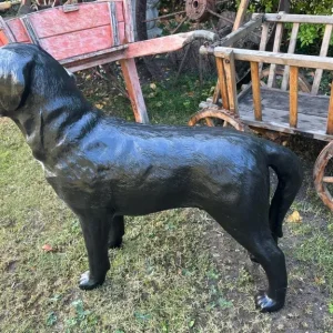 Resin Labrador Dog Garden Ornament - Image 5