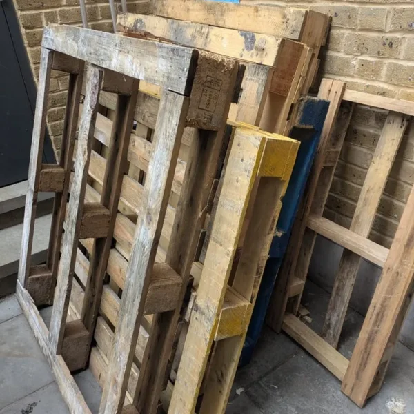 5 wooden pallets