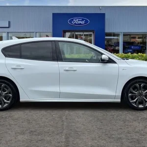2022 Ford Focus 1.0 EcoBoost ST-Line 5dr Manual Hatchback Petrol Manual - Image 3