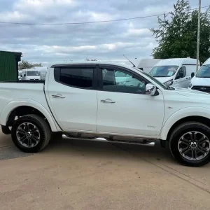 2016 Mitsubishi Titan Double Cab 4x4 Diesel - Image 2