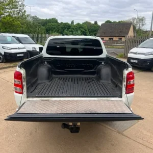 2016 Mitsubishi Titan Double Cab 4x4 Diesel - Image 4