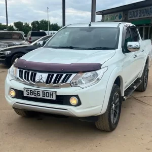 2016 Mitsubishi Titan Double Cab 4x4 Diesel - Image 7