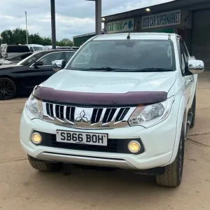 2016 Mitsubishi Titan Double Cab 4x4 Diesel - Image 8