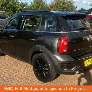2016 MINI Countryman 2.0 Diesel Automatic Hatchback - Image 2