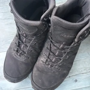 Men’s walking boots - High tech size 10
