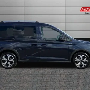 2025 Ford Tourneo Connect 2.0 EcoBlue Active 5dr Auto Hatchback Diesel - Image 3