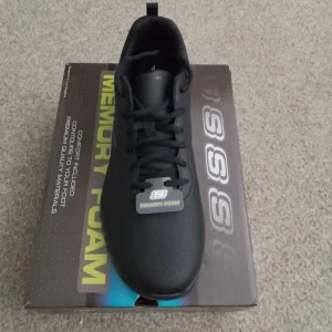 Skechers trainers unisex size 10 - Image 3