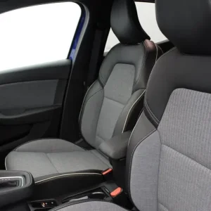 2024 Renault Clio 5-door Hybrid Hatchback - Image 7