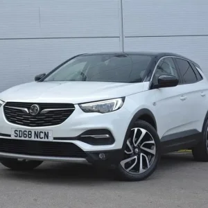 2018 Vauxhall Grandland X 1.2 Turbo Elite Nav SUV - Image 2