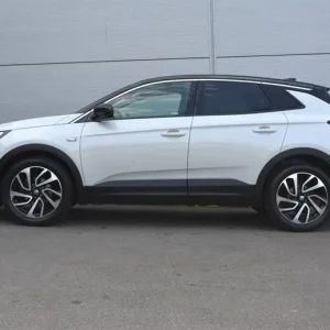 2018 Vauxhall Grandland X 1.2 Turbo Elite Nav SUV - Image 3