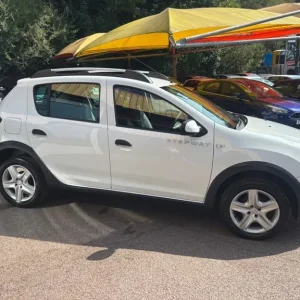 2013 Dacia Sandero Stepway Ambiance TCE Hatchback Petrol Manual - Image 3