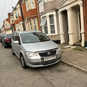Volkswagen Touran 2007 Manual 5-door MPV - Image 2