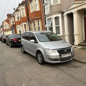 Volkswagen Touran 2007 Manual 5-door MPV - Image 4