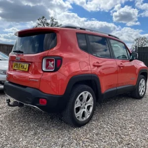 2015 Jeep Renegade Limited 4x4 with Heated Seats and Panoramic Sunroof - Image 8