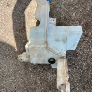 VW Passat Windscreen Water Bottle Reservoir - Image 3