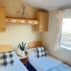 35x12ft Static Caravan – 2 Bedrooms, 2008 Model - Image 7