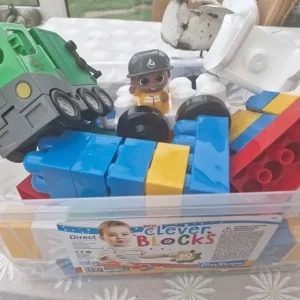 Small box of building blocks