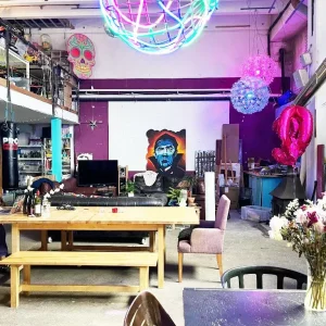 ROOM AVAILABLE IN CHILLED CREATIVE WAREHOUSE - Image 8