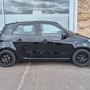 2019 Smart Forfour 0.9T Urban Shadow Hatchback - Image 2