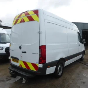 2021 Mercedes-Benz Sprinter 3.5t H2 Progressive Van 315L2 MWB Panel Van Diesel Manual - Image 4