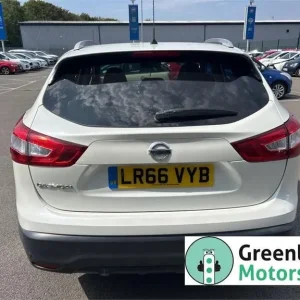 2016 Nissan Qashqai 1.5 dCi N-Connecta 2WD Euro 6 5-door hatchback diesel manual - Image 4