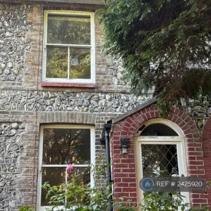 2 bedroom terraced house in Lovers Walk Cottages - Image 2