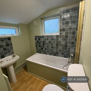 2 bedroom terraced house in Lovers Walk Cottages - Image 7