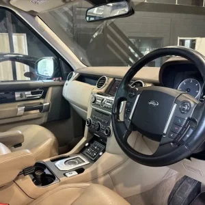 2015 Land Rover Discovery 4 3.0 SD V6 HSE Luxury SUV 5dr Diesel Auto 4WD Euro 6 (s/s) (256 bhp) E... - Image 2