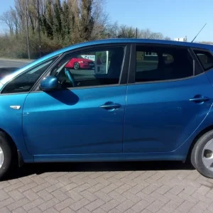 2011 Kia Venga 1.4 3 Euro 5 5dr HATCHBACK Petrol Manual - Image 4
