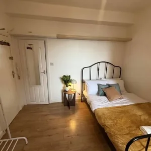 Cosy, Furnished Studio Flat – Available Now - Image 4