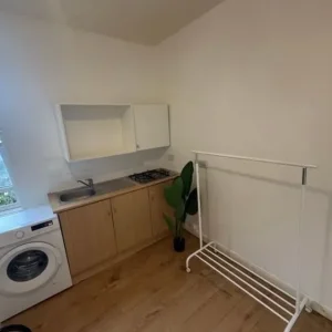 Cosy, Furnished Studio Flat – Available Now - Image 5
