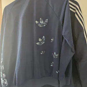 Adidas, pretty green, umbro next etc - Image 3